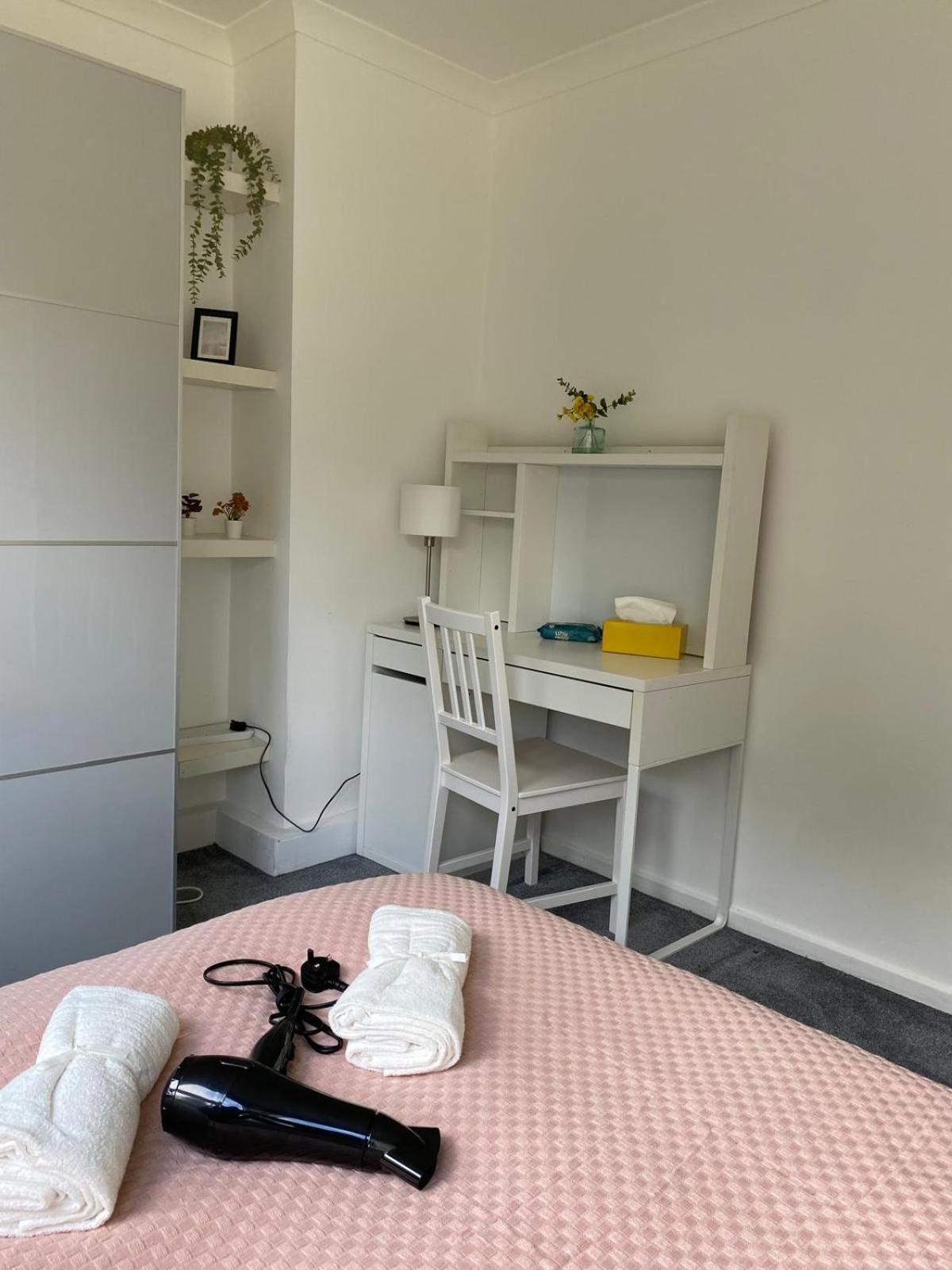 Charming On Abbey Road Near Baker Street & Regents Park In Apartment